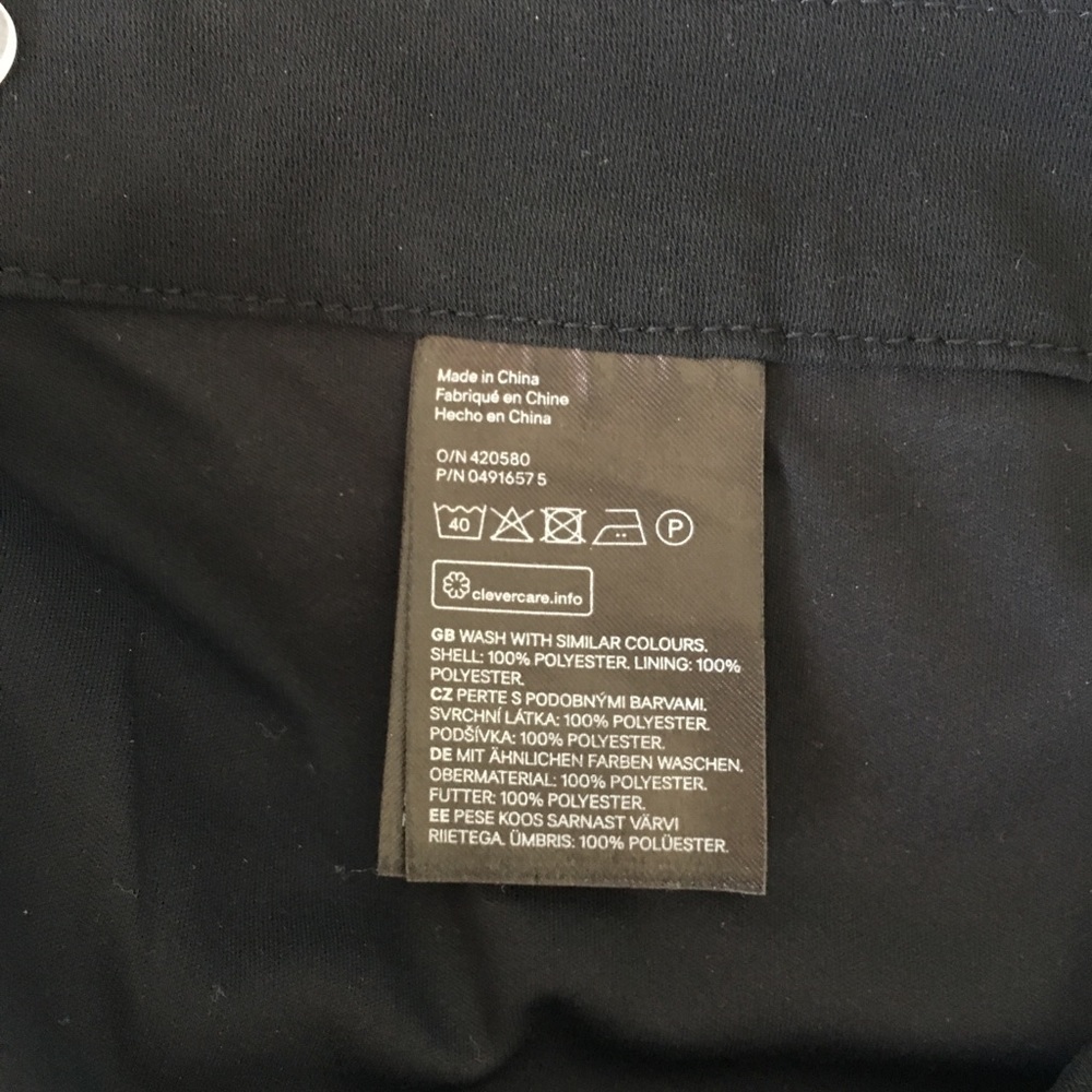 H&M Divided scalloped highwaisted black shorts sz0 - Picture 4 of 5